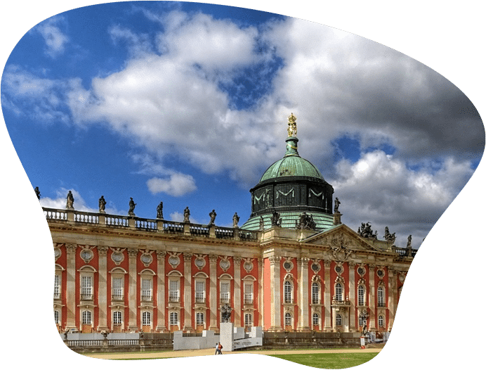 Bild des Schloss Sanssouci, als Titelbild für die Regeln zur Hundehaltung in Brandenburg